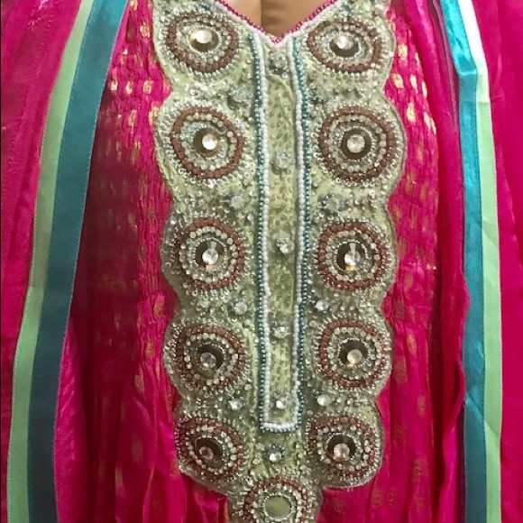 Pink georgette with silver work - Picture 1 of 2